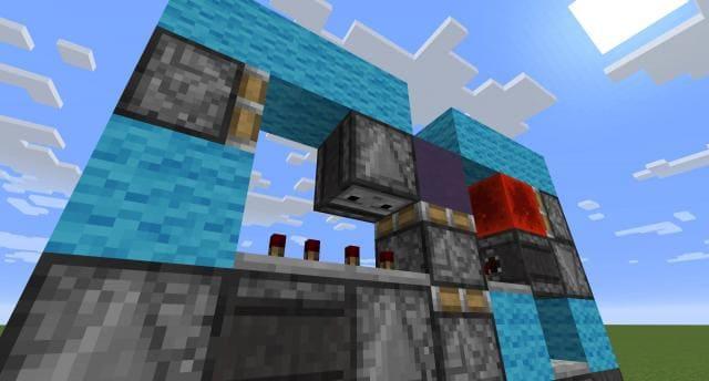 Простенькая дверь вид сзади