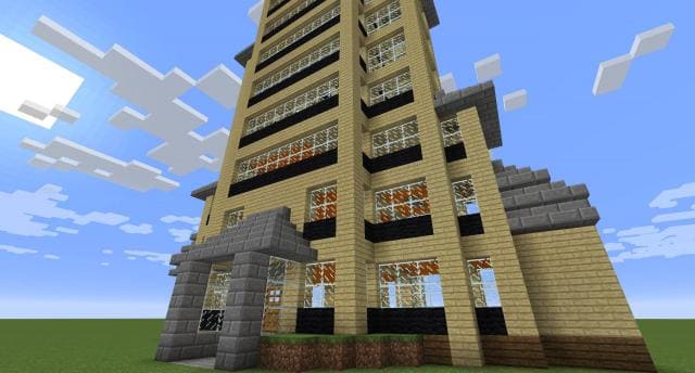 Высокая башня вид снизу