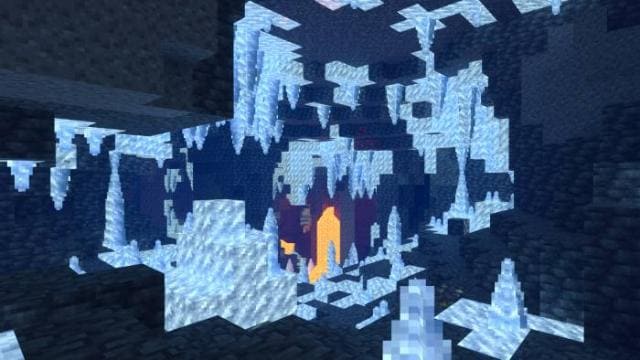 Ярко-голубые пещеры