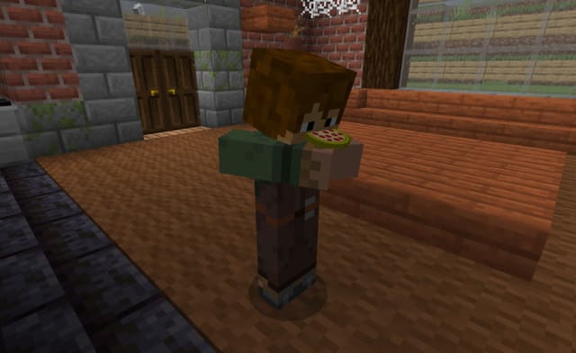 Подросток ест Пиццу