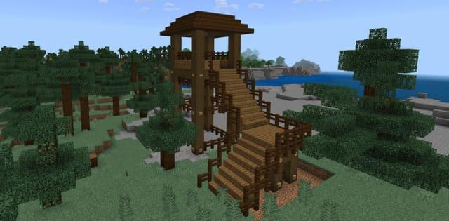 Деревянный пост в лесу