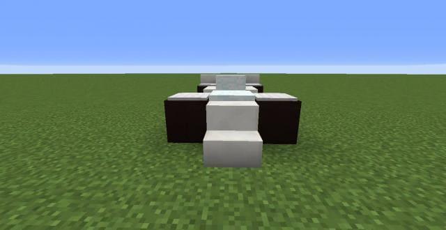 Болид Формулы-1 вид сзади