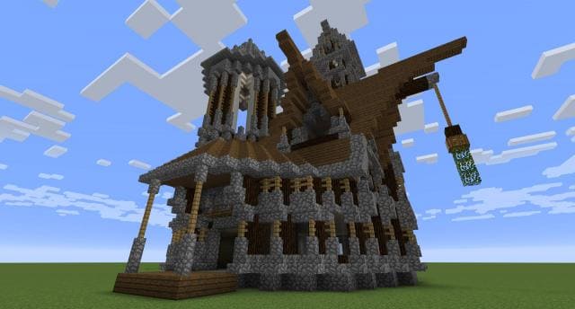 Необычный дом вид сзади