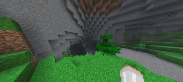 Вход в глубокую пещеру