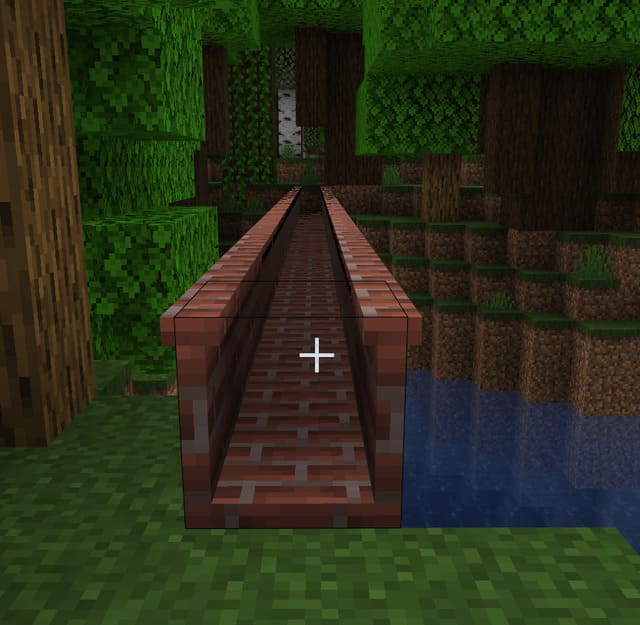 Кирпичный мост через реку