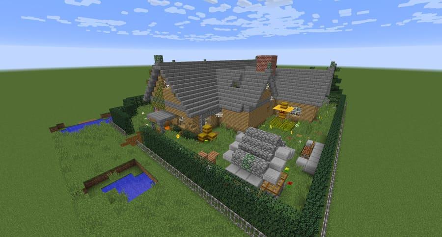 Заброшенный домик вид сбоку